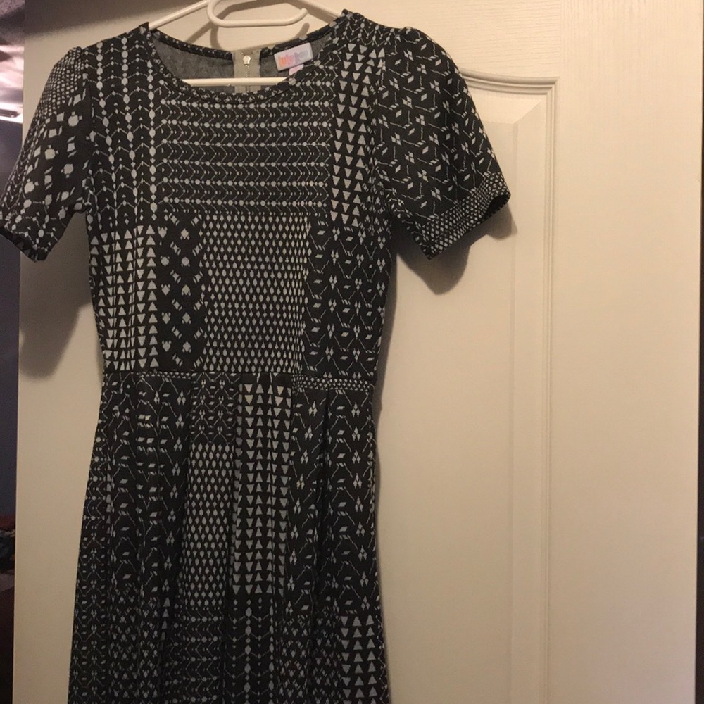 Small Amelia lularoe wore once